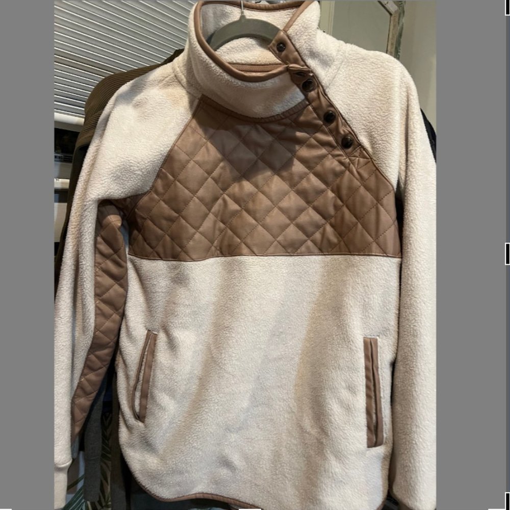 Abercrombie & Fitch Women's Asymmetrical Snap-Up Fleece Sweatshirt Quilted XS
